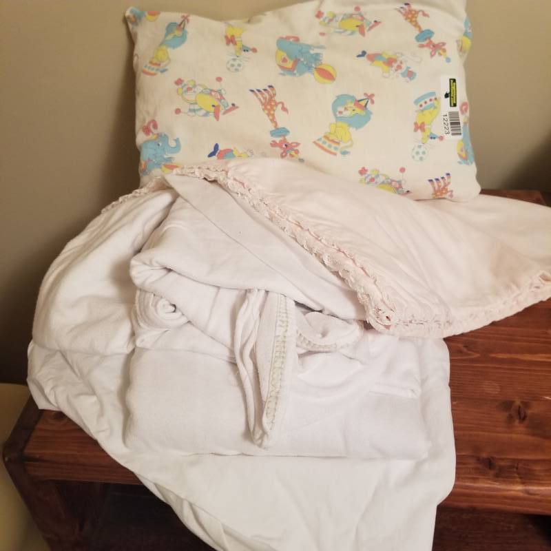 Crib Sheets Baby Blanket Baby Pillow Online Estate Auction In