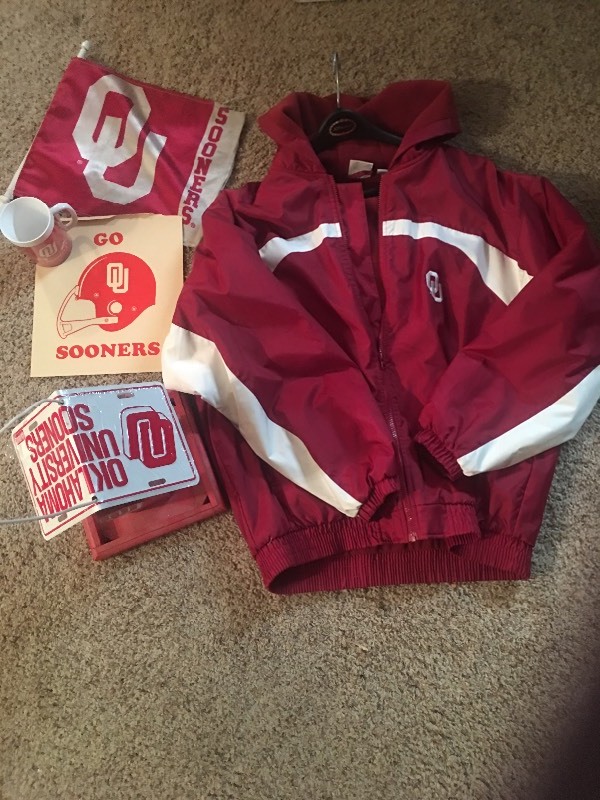 lot 11698 image: OU Sooner Fan Must Have