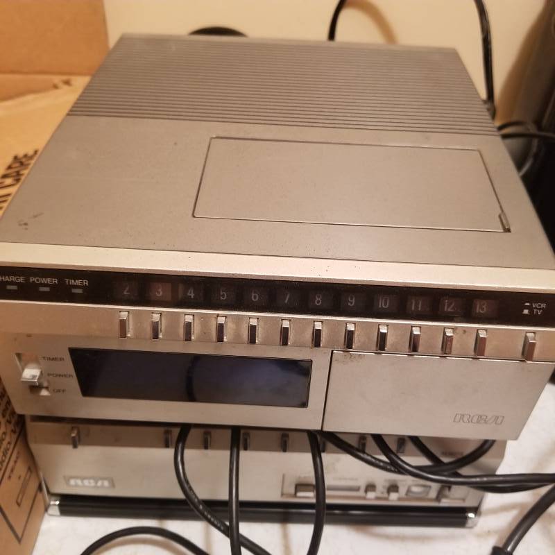 lot 12255 image: Vintage RCA SelectaVision Video Cassette Recorder