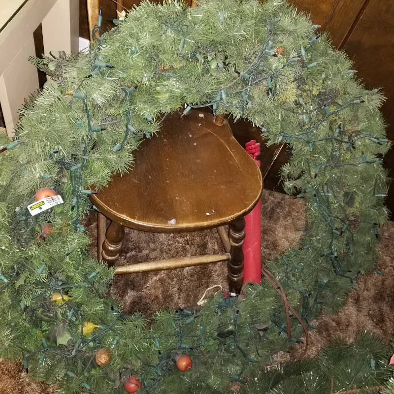 lot 12293 image: Large Christmas Wreath