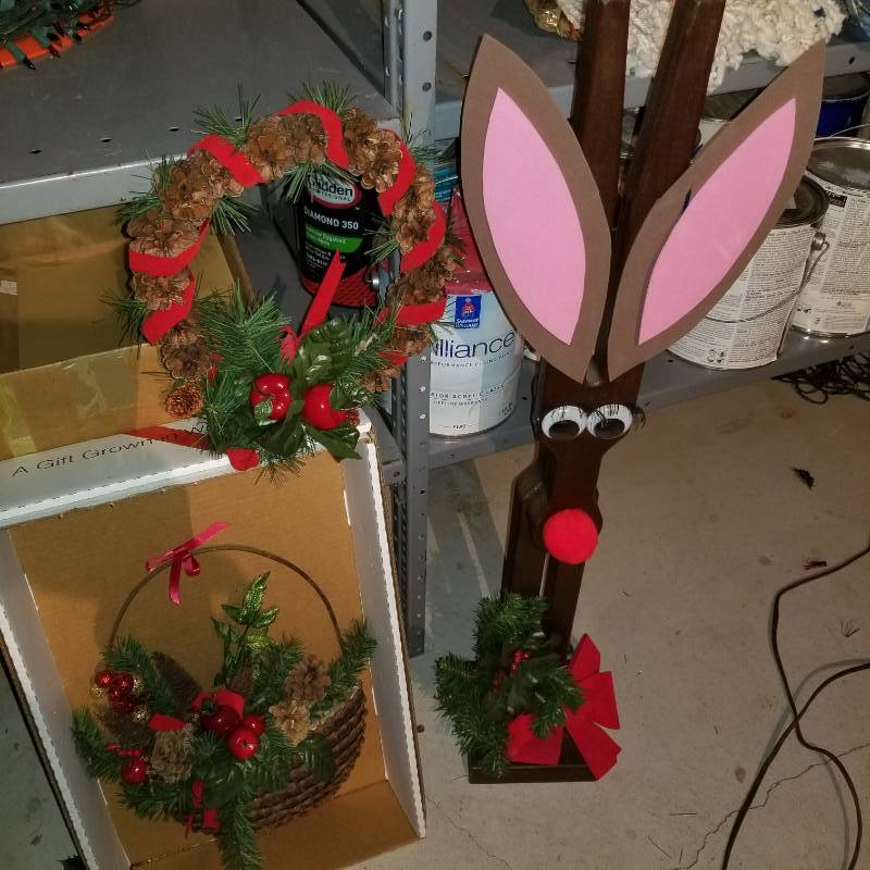 lot 12277 image: Wood Rudolph with Pink Ears, Christmas Wreath and Wall Decor