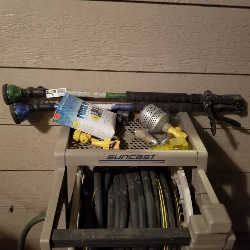 lot 12304 image: Water Wand and Sprayers