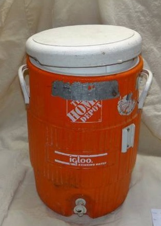 lot 4002 image: Igloo Cooler - Water, Tea, 