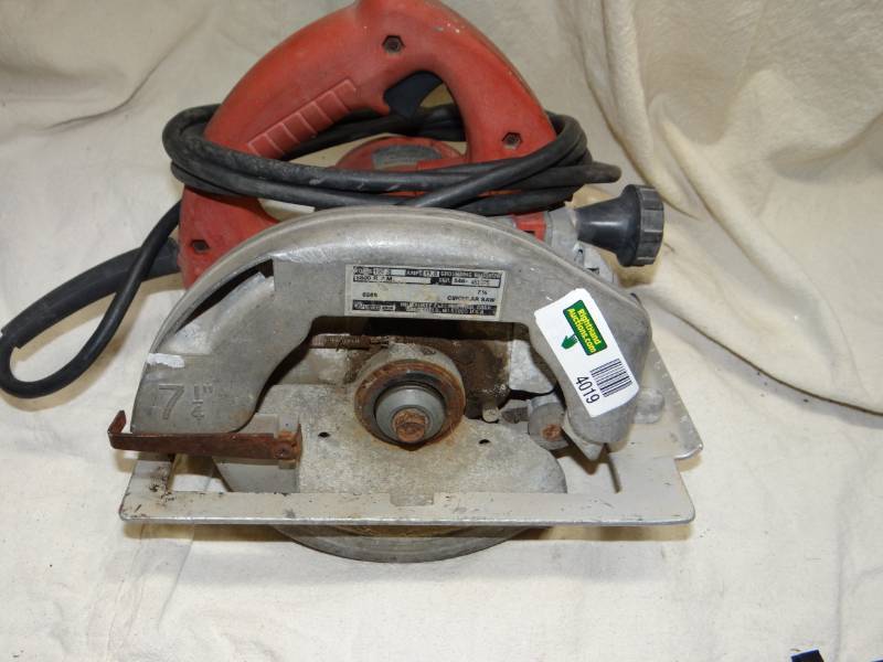 lot 4019 image: Skil Saw - MILWAUKEE - 13 Amps