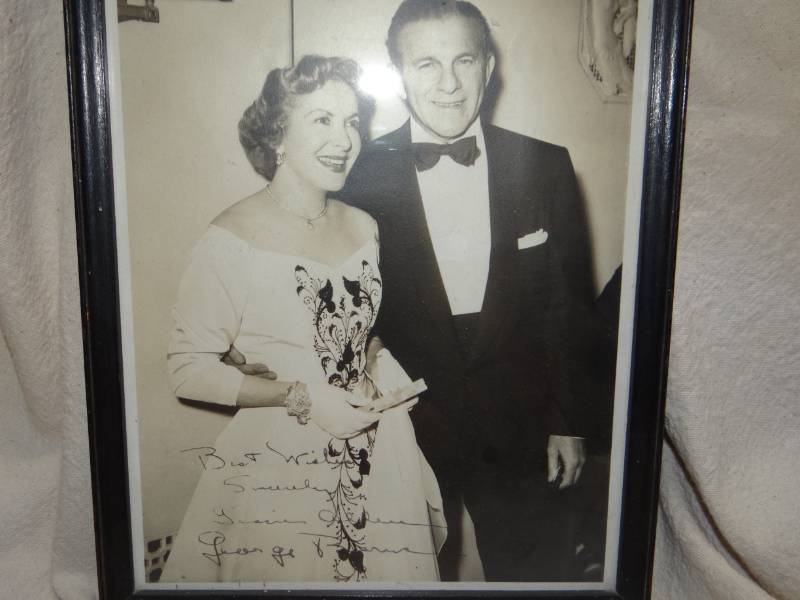 lot 4029 image: George Burns and Gracie Allen Autographed Picture