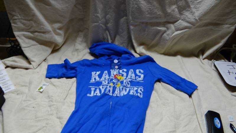 lot 4062 image: KU Hoodie (new)
