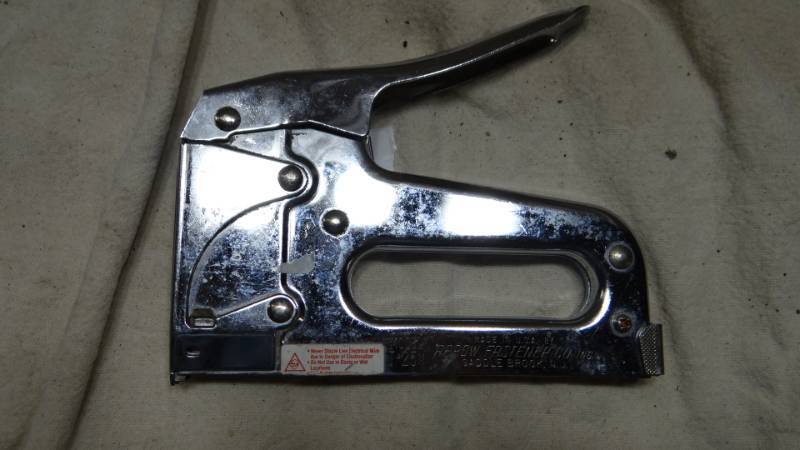 lot 4064 image: Arrow T-25 Staple Gun