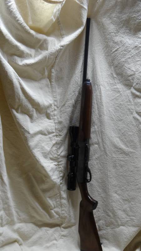 lot 4079 image: Remington 7400 .30-06 with Scope - Just in Time for Deer Season