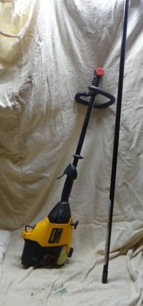 lot 4086 image: Pole Saw - Poulan Pro - LONG REACH