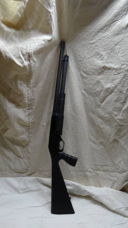 lot 4089 image: Stevens Model 320 Pump Shotgun - 12 Gauge