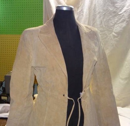 lot 4096 image: ME JANE Ladies Leather Cost - Size Medium.  Very Pretty.