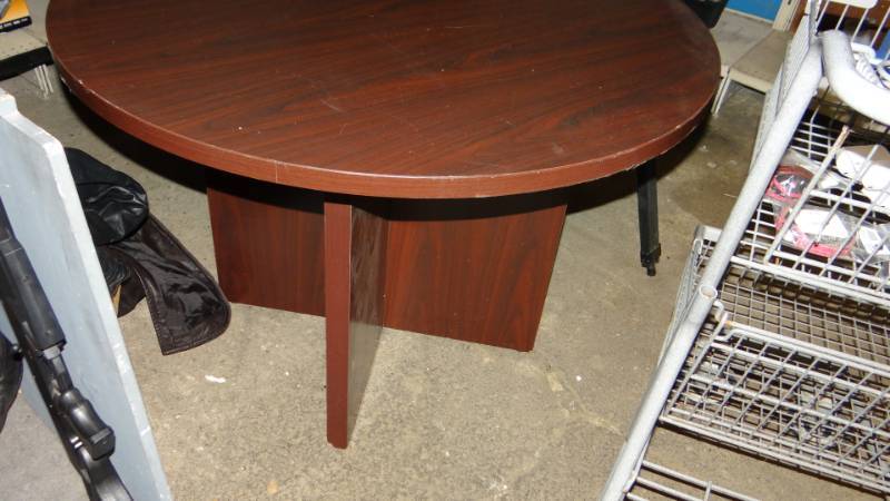 lot 4102 image: Round Table - Use in the Office, Kitchen Garage, or Whereever