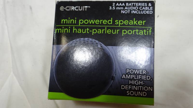 lot 4104 image: E-CIRCUIT Mini Powered Speaker - In the Box