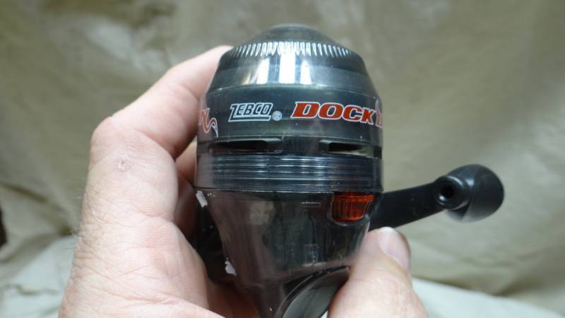 lot 4110 image: Zebco Dock Demon Fishing Reel