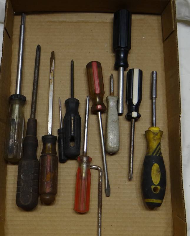 lot 4132 image: Big Screwdriver Lot