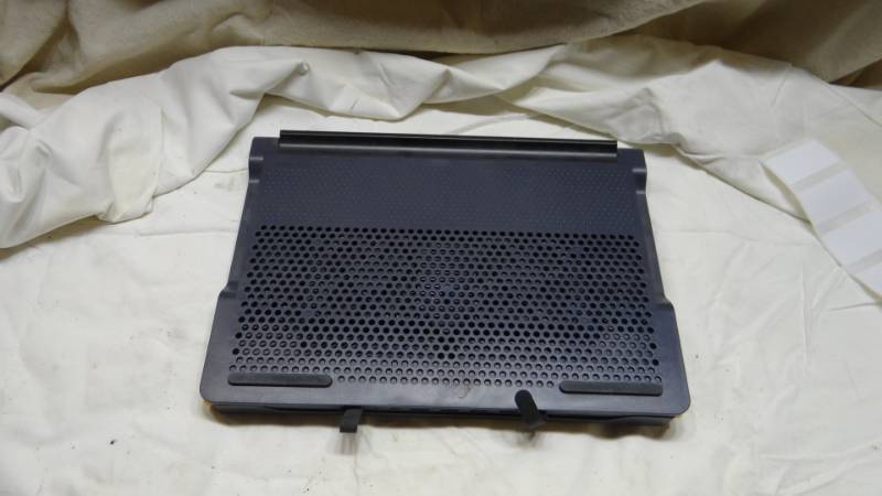 lot 4134 image: Laptop Chill Mat and USB Hub - Targus