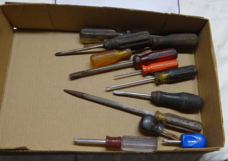 lot 4137 image: Big Screwdriver Lot
