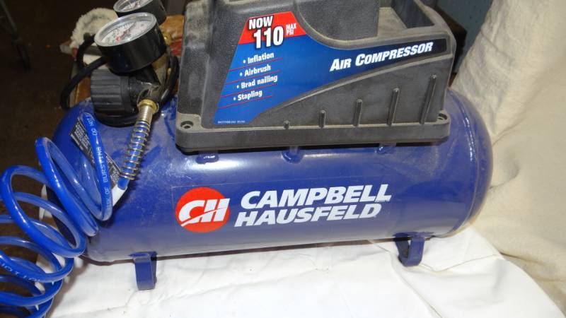 lot 4151 image: Air Compressor - Looks and Runs Good