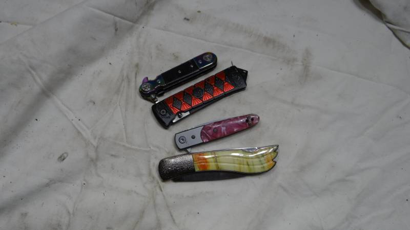 lot 4166 image: Pocket Folding Knives - Lot of Four