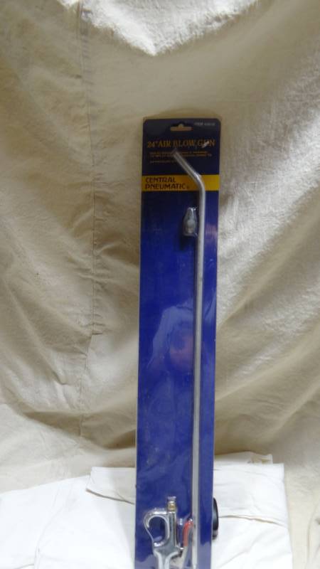 lot 4177 image: 24 Shop Blowgun - In the Package - Christmas