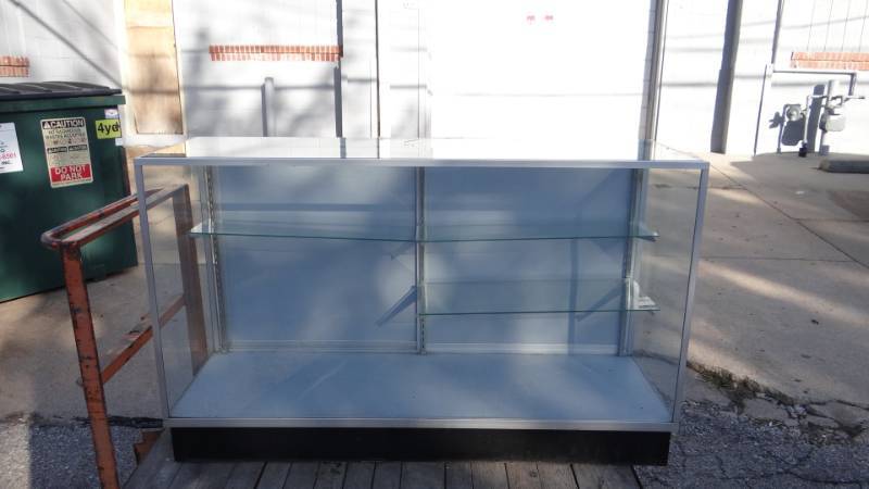 lot 4164 image: Glass Display Case
