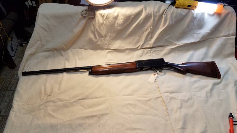lot 9158 image: Remington Semiautomatic Shotgun 12 gauge  - Model 11