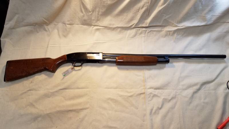lot 9193 image: Mossberg New Haven 12 ga 2 � and 3