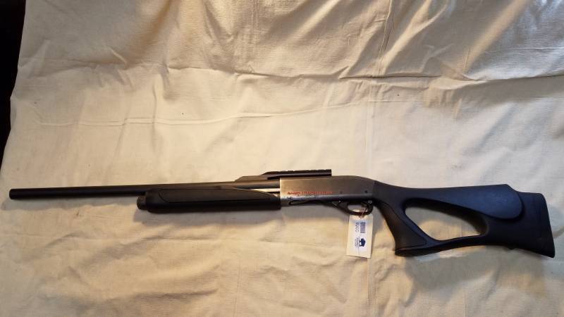 lot 9205 image: Remington 870 Express Magnum 12 gauge  2 � and 3 Fully Rifled, Hand Grip, Accessory Rail