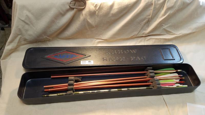 lot 9045 image: Arrow Safe Pac with Several Arrows