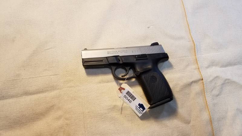 lot 9046 image: Smith & Wesson SD9VE 9mm Pistol