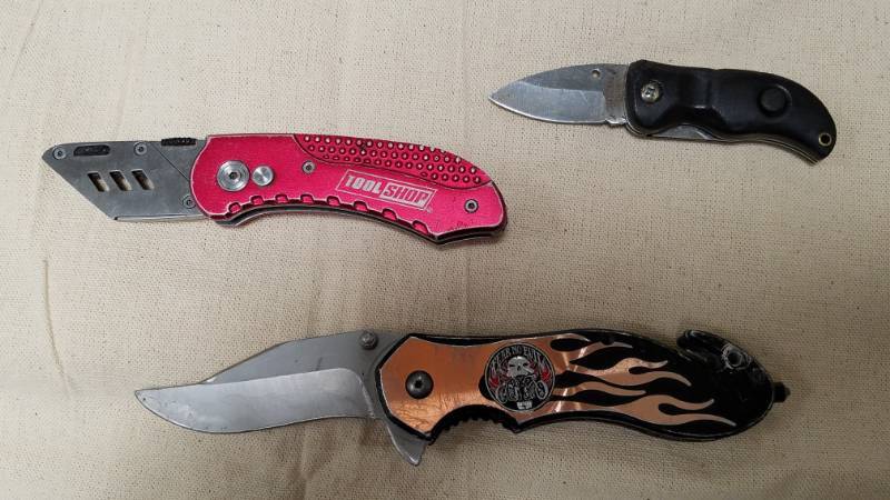 lot 9003 image: Pocket Knives - 3 for One Bid