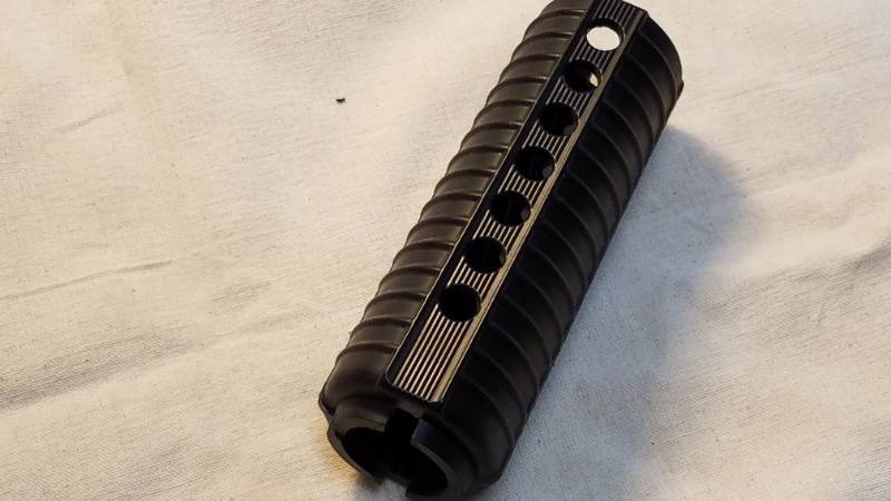 lot 9072 image: AR Forearm Grip