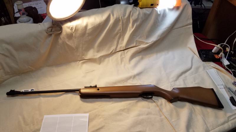 lot 9075 image: Crossman Vantage NP Pellet Rifle - Nitro Piston. This is NOT your Kid�s BB gun  Small game hunting machines.