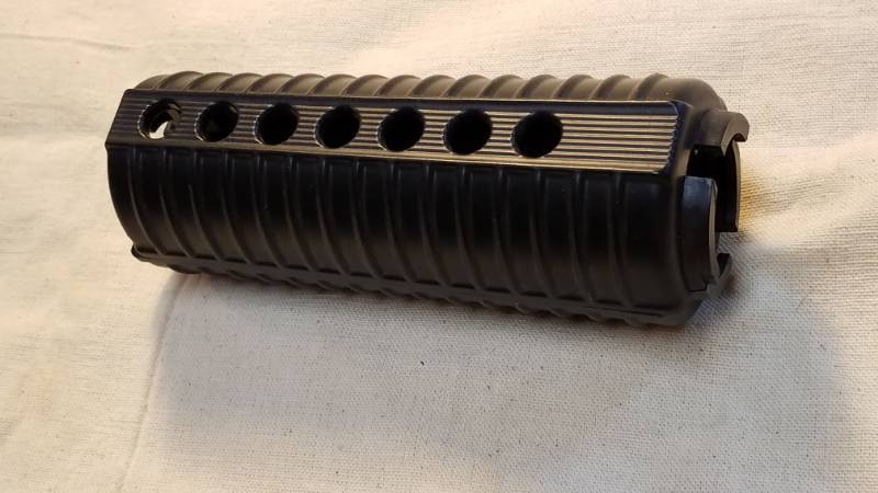 lot 9076 image: AR Forearm Grip