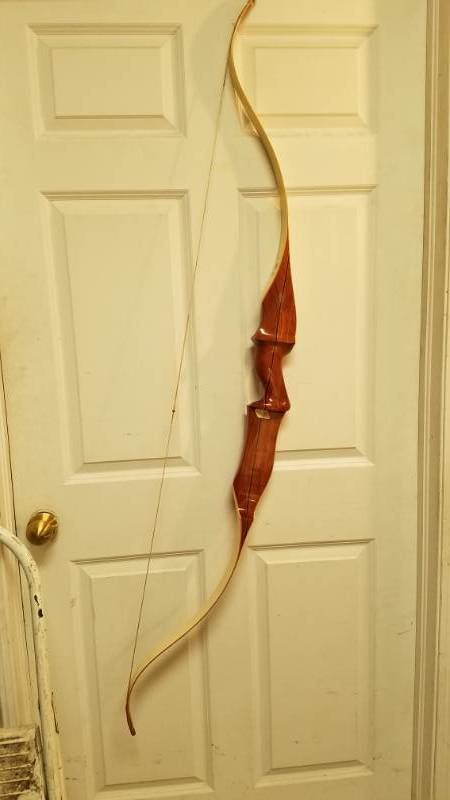 lot 9085 image: Recurve Bow - Damon Howatt Palomar