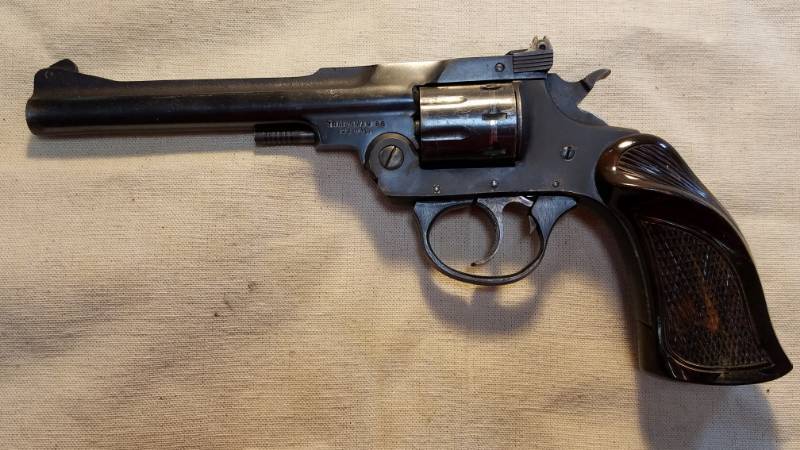 lot 9134 image: Iver Johnson Trailsman .22 Revolver Break Action 8 Round