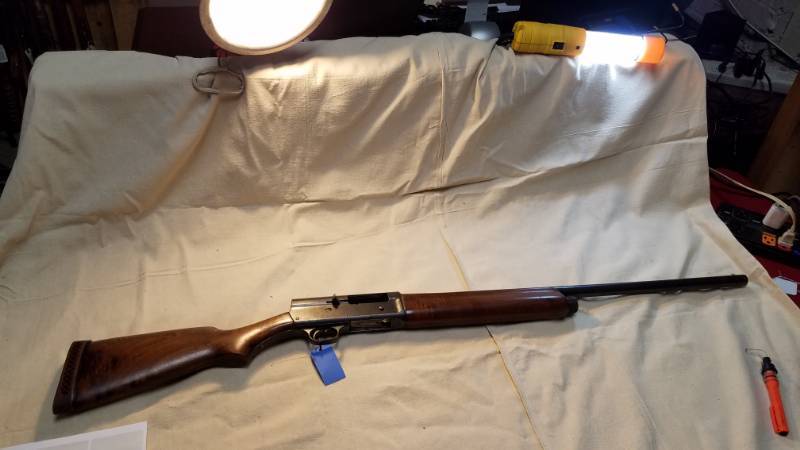 lot 9145 image: Remington 11 Semiautomatic Shotgun 12 gauge