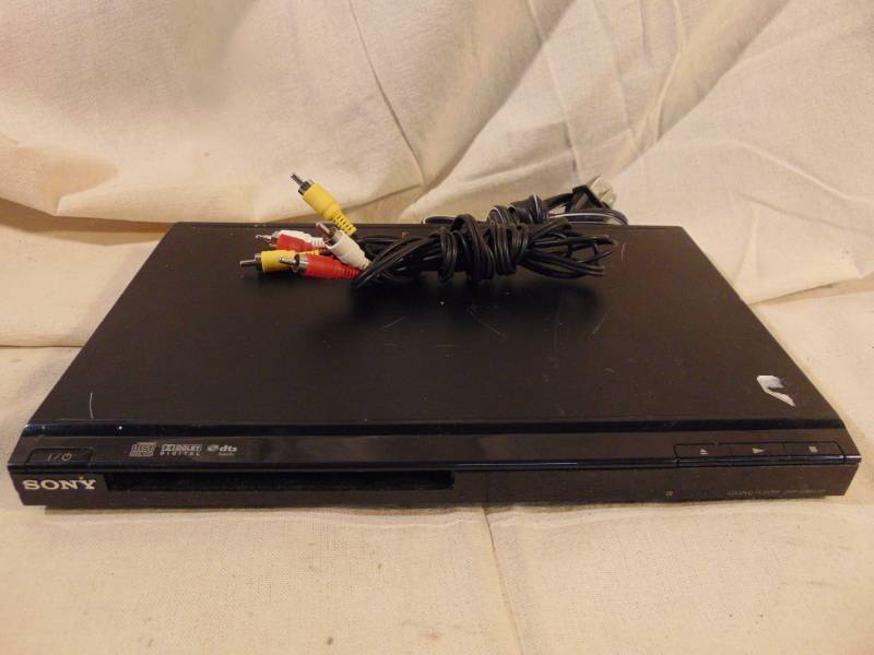 lot 9251 image: SONY CDDVD Player