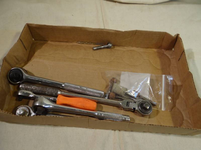lot 9234 image: Socket Wrenches - Several, but check out that Flex Head