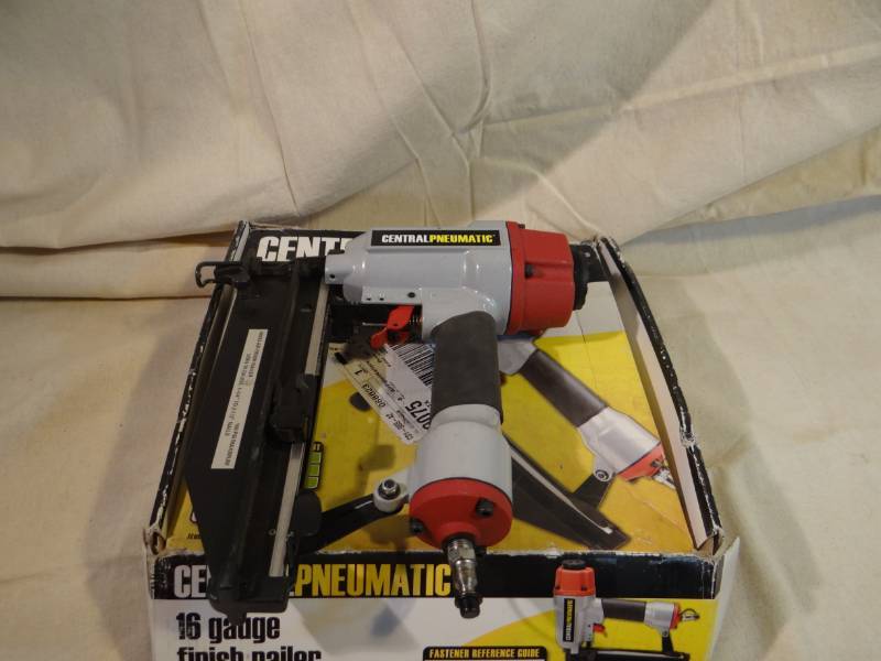 lot 9232 image: 16 Gauge Finish Nailer