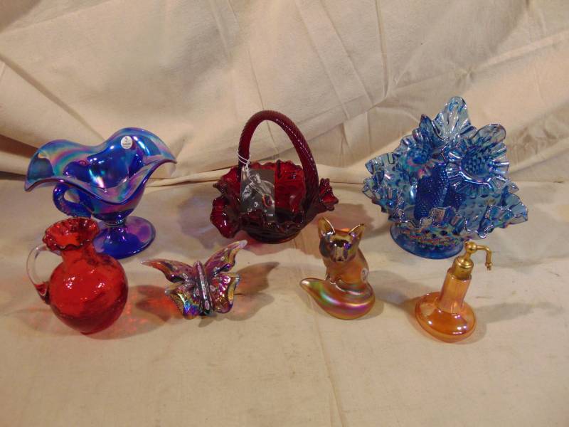lot 9267 image: Glassware - FENTON and others, Butterflies, Dog, CHRISTMAS