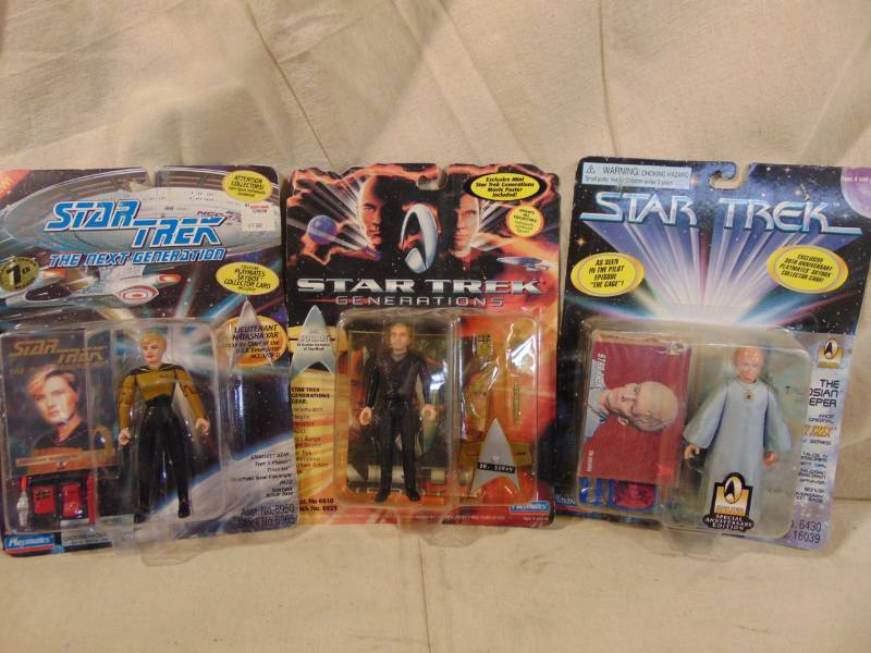 lot 9274 image: STAR TREK Collection - We have several lots of these Make your Trekkers Christmas Morning