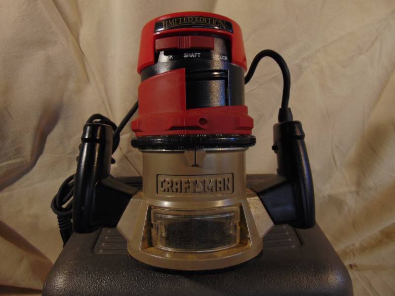 lot 9282 image: Craftsman Router -8 Amp, Limited Edition with Case and Bits