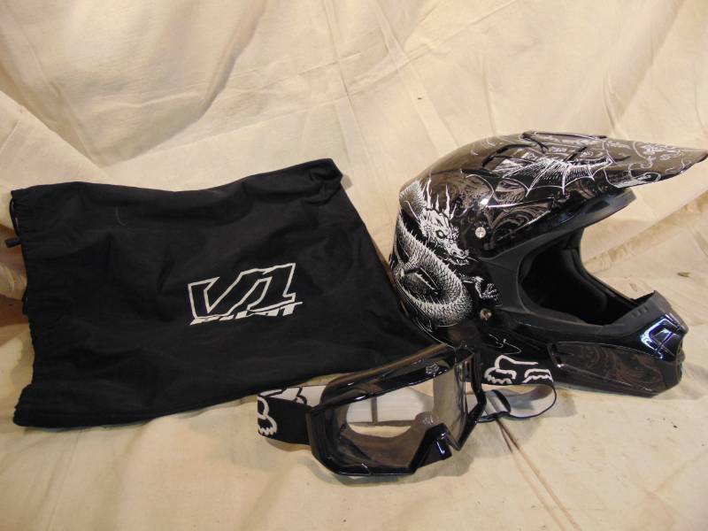lot 9294 image: MotorcycleMotorcross Helmet - Fox V1 Pilot Set - Nice