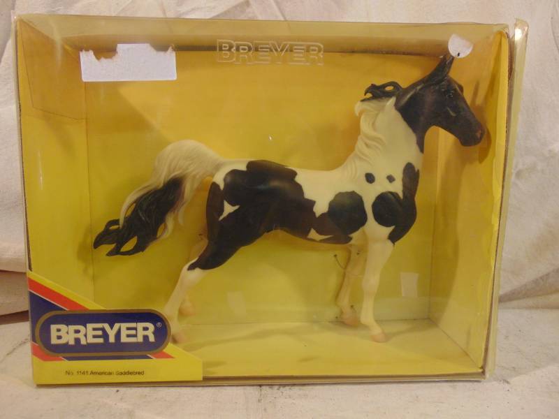 lot 9306 image: Breyer Horse In the Box