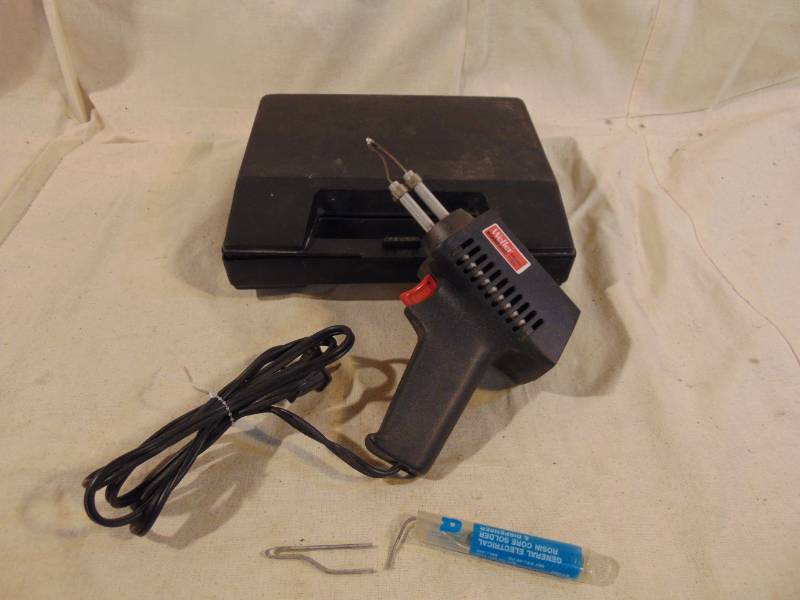 lot 9369 image: Weller Soldering Gun with Extra Tip, Solder, and Case - HOT BUY  (ok, sorry about the bad pun)