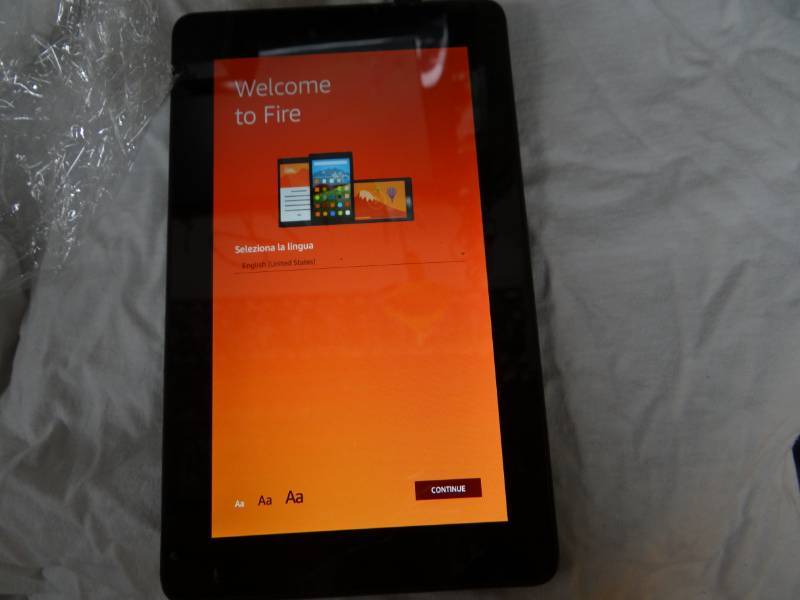 lot 9368 image: Kindle Fire Tablet with Charger