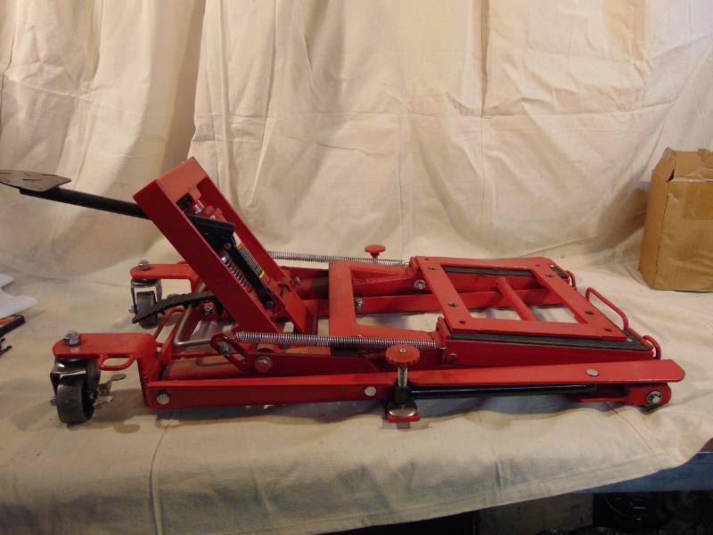 lot 9380 image: ATVMotorcycle Jack (or Lawnmower, or Aunt Bertha 1500 lbs, right)  - Your Garage Doesnt Have One of These, Does It