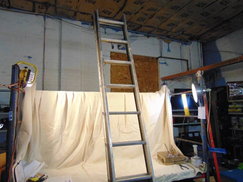 lot 9407 image: 20 Foot Extension Ladder - ITS A WERNER