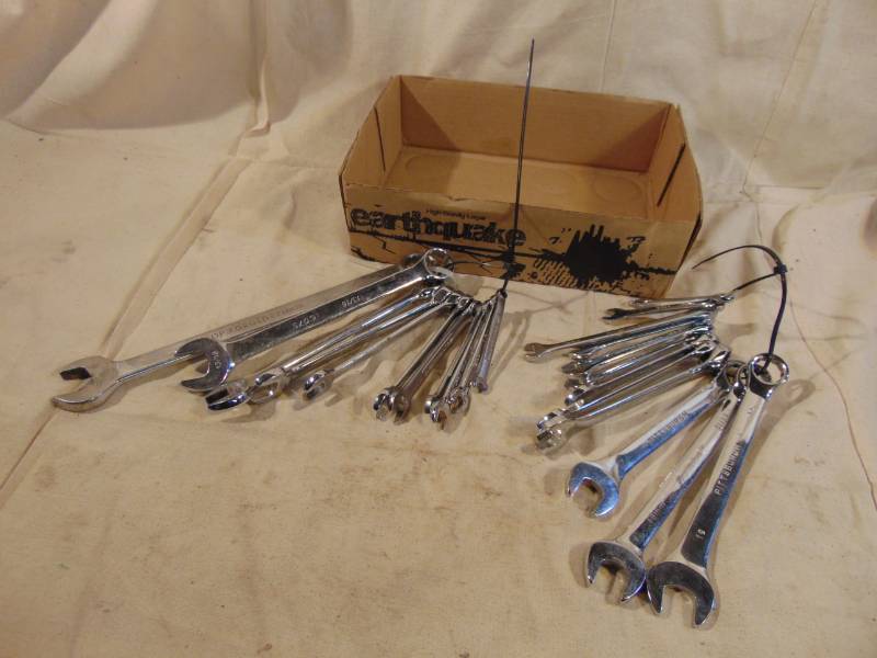lot 9408 image: 2 Wrench Sets - SAE and Metric